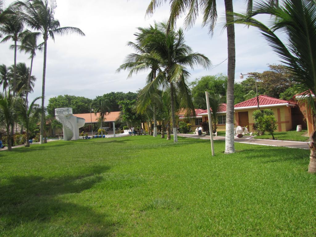 Tropiclub Playa El Cuco Hotell Exteriör bild