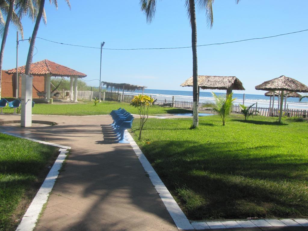 Tropiclub Playa El Cuco Hotell Exteriör bild