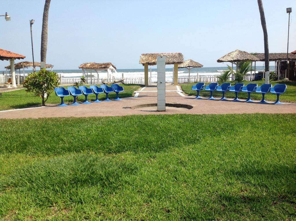 Tropiclub Playa El Cuco Hotell Exteriör bild