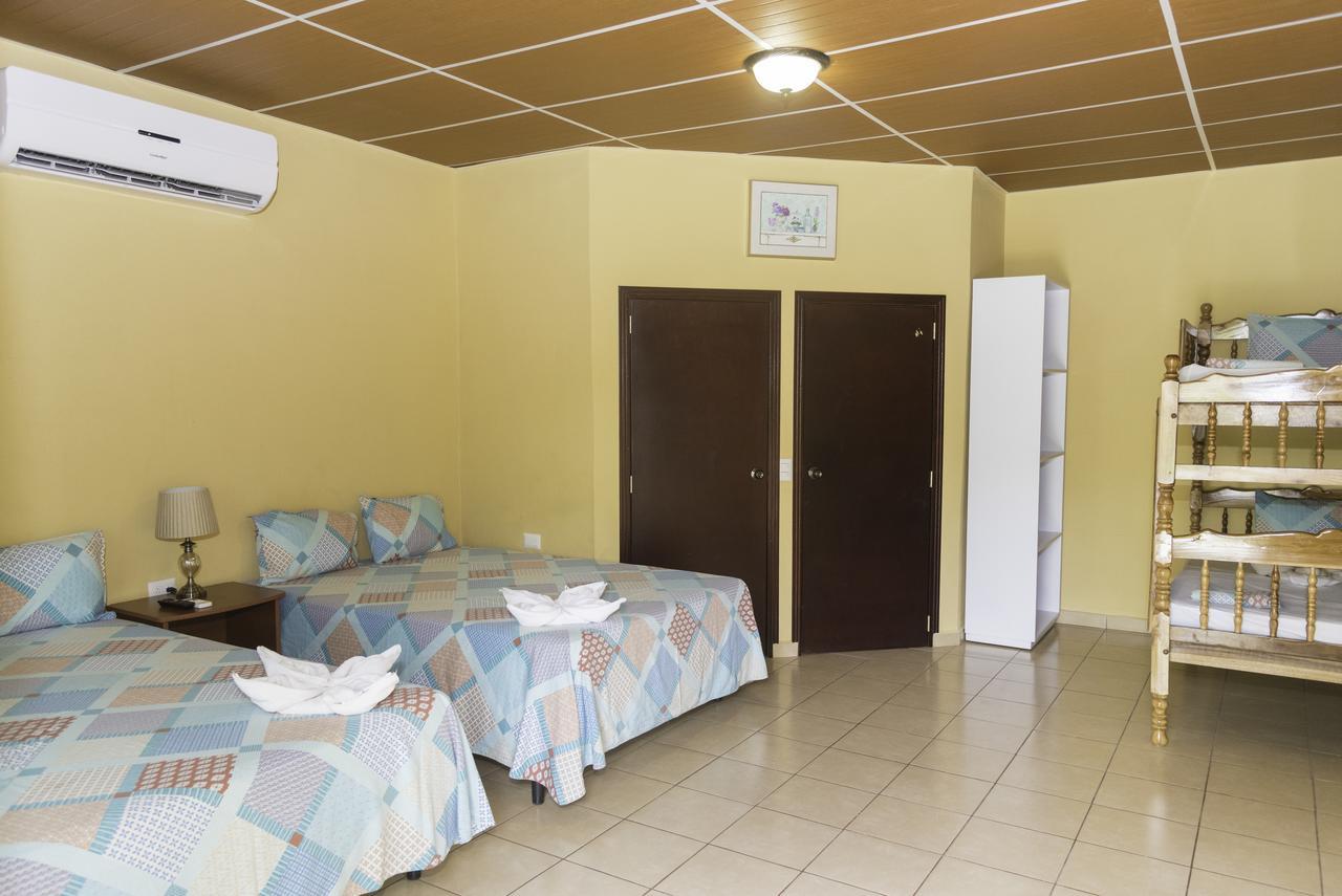 Tropiclub Playa El Cuco Hotell Exteriör bild