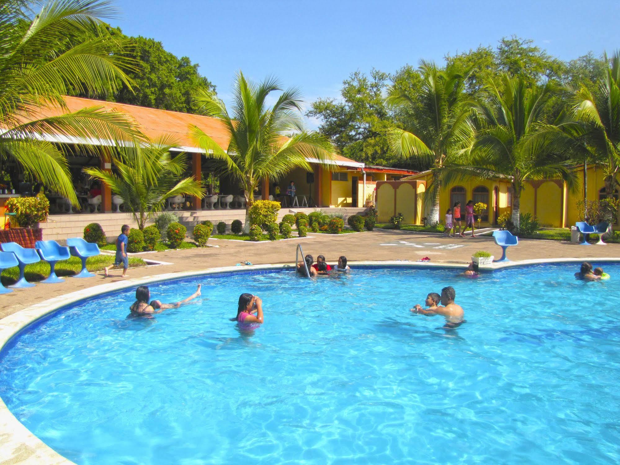 Tropiclub Playa El Cuco Hotell Exteriör bild