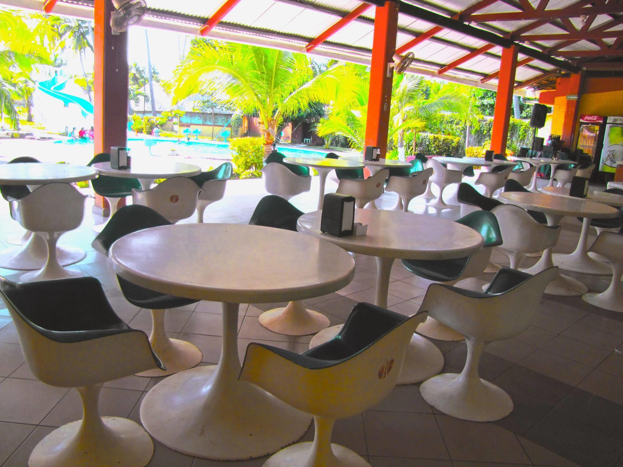 Tropiclub Playa El Cuco Hotell Exteriör bild